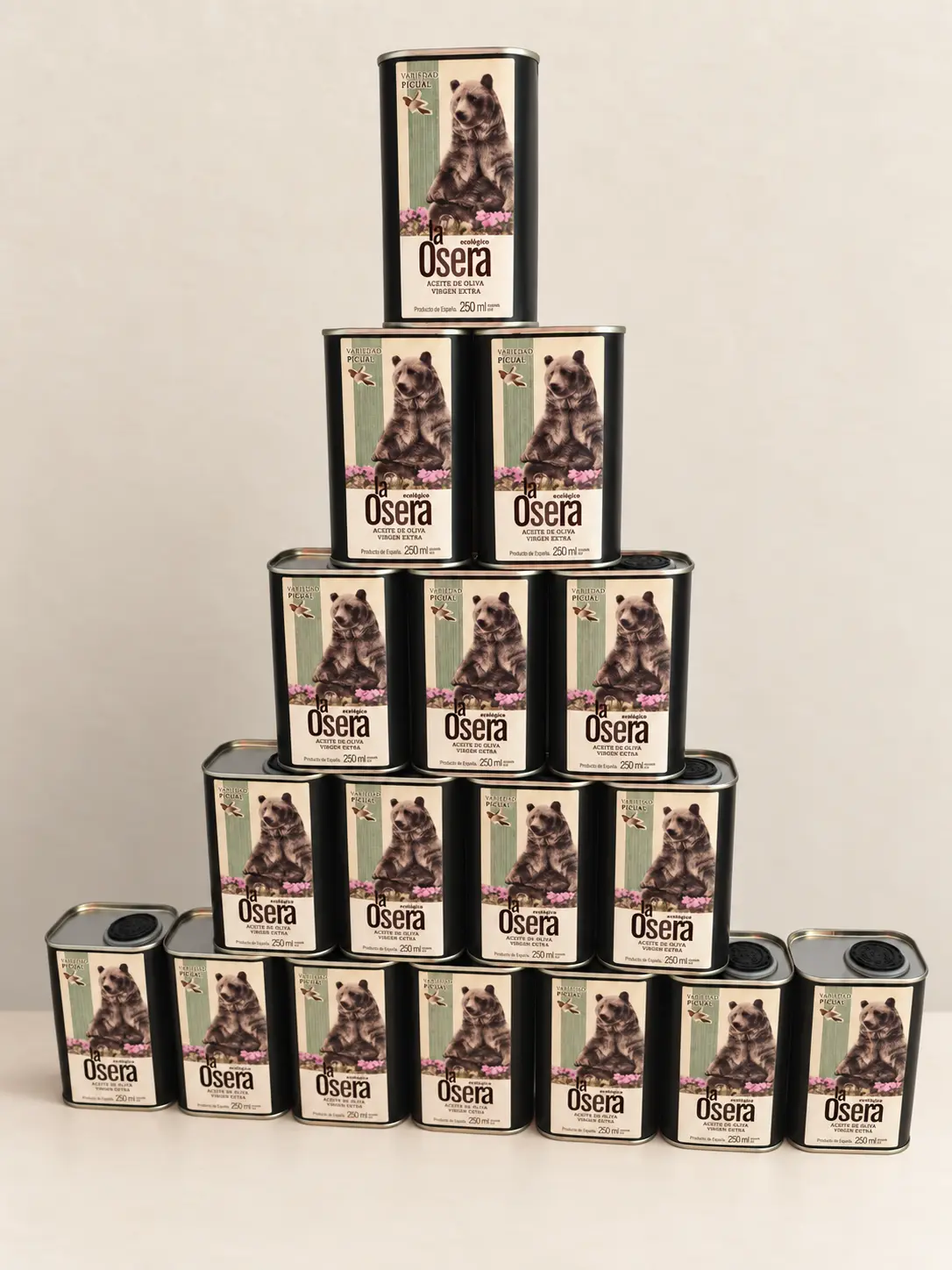 Composición de latas de 250 ml de La Osera